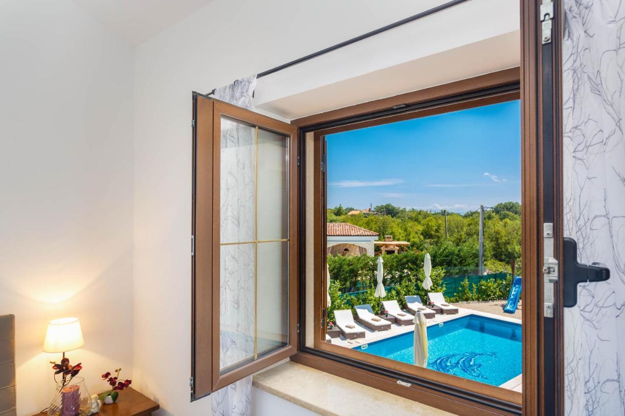Villa Kamenica Kras Exterior photo