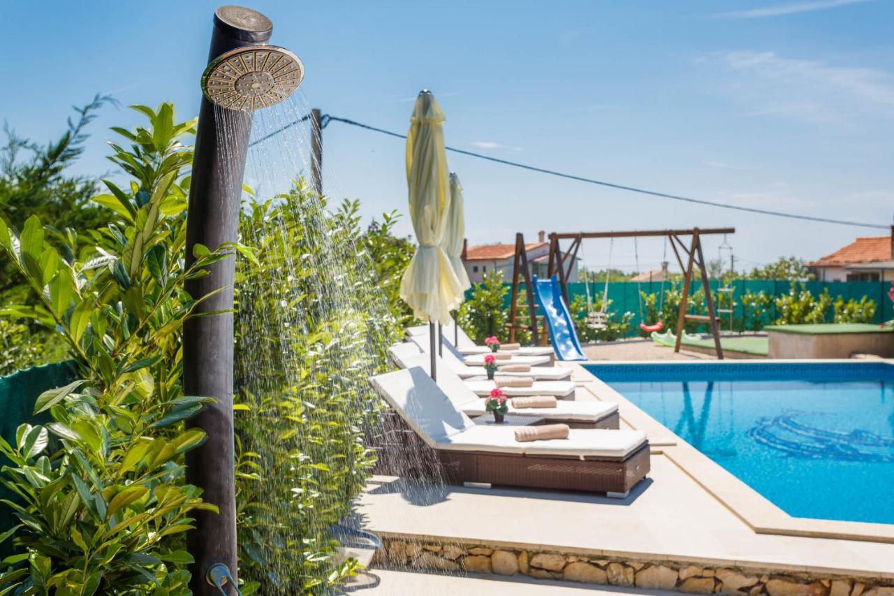 Villa Kamenica Kras Exterior photo